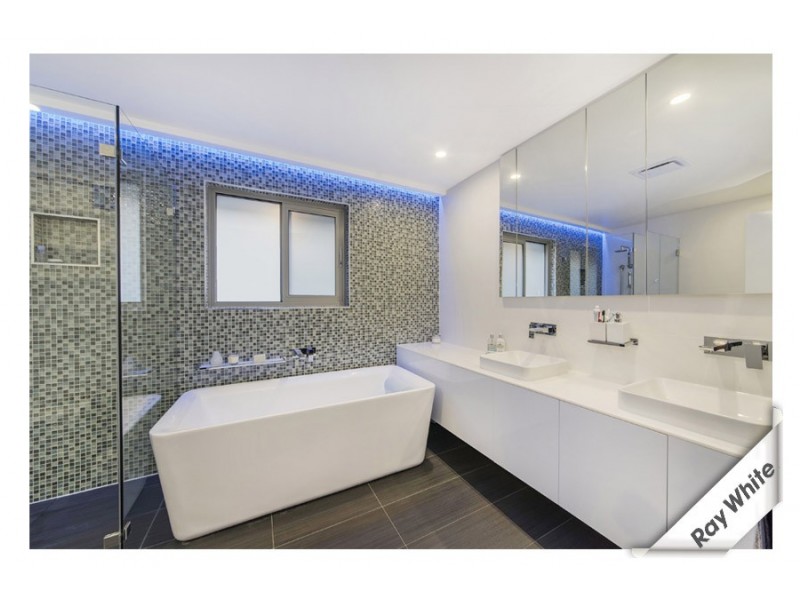 7 Whitham Place, Pearce ACT 2607