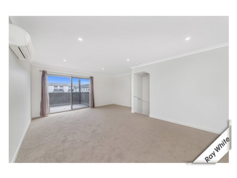 32/8 Henry Kendall Street, Franklin ACT 2913