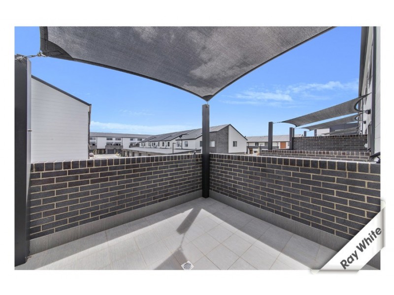 32/8 Henry Kendall Street, Franklin ACT 2913