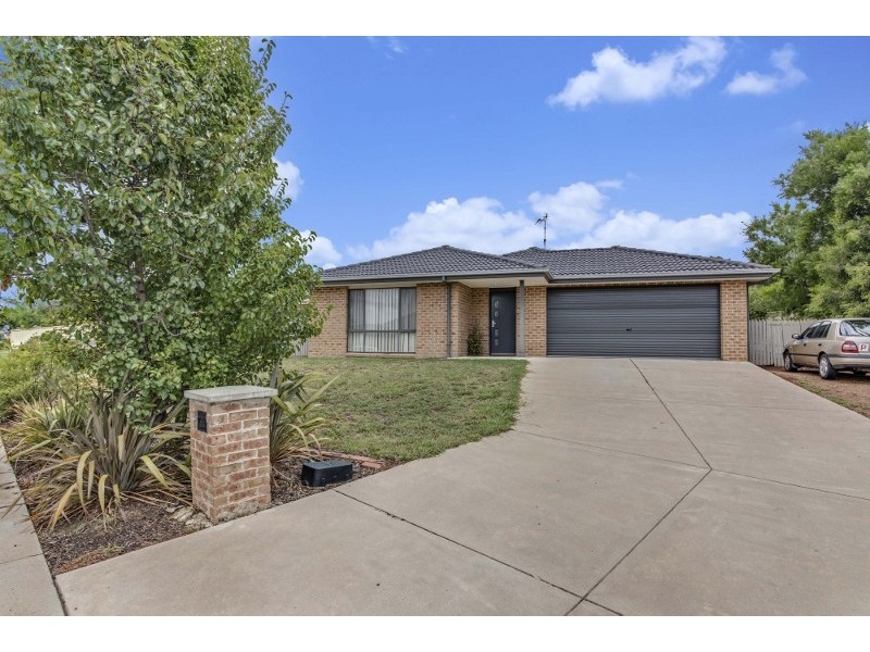 15 Nicholls Drive, Yass NSW 2582