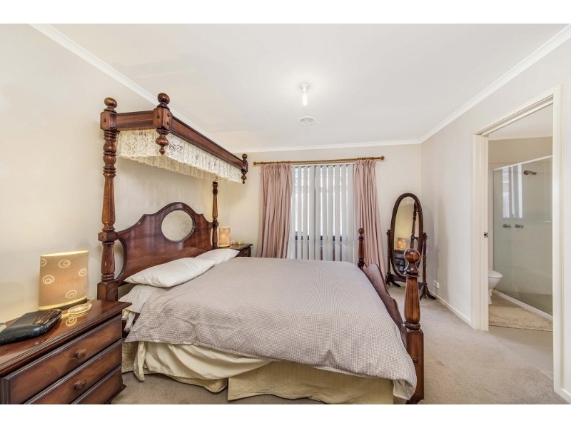 15 Nicholls Drive, Yass NSW 2582