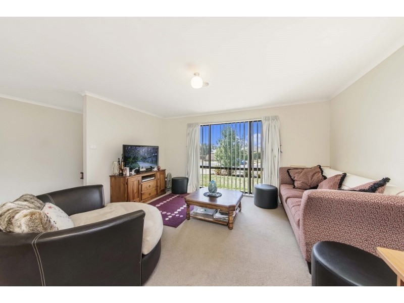 15 Nicholls Drive, Yass NSW 2582