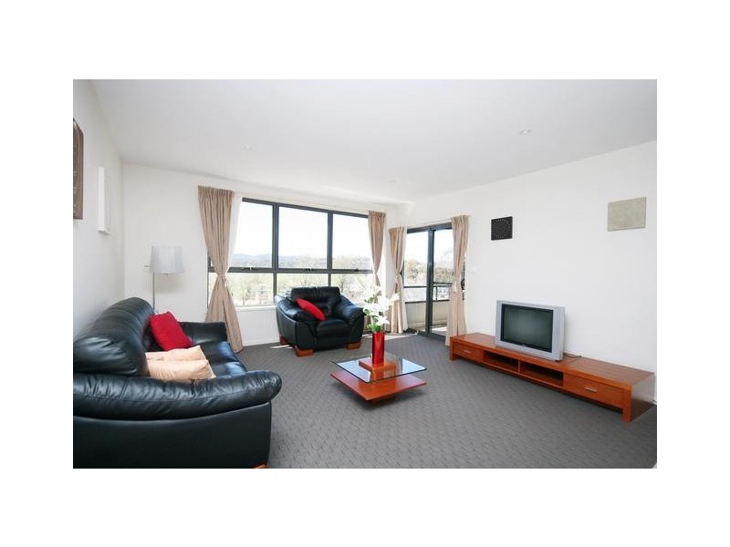 18/2 Eileen Good Street, Greenway ACT 2900