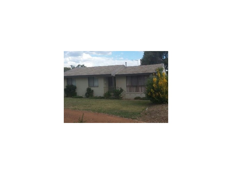 64 Harrington Cct, Kambah ACT 2902