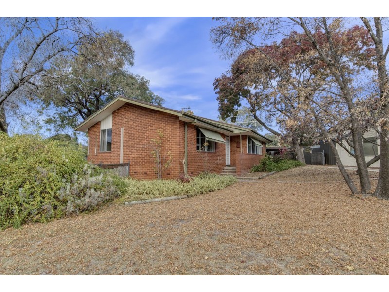 10 Hellyer Street, Holder ACT 2611