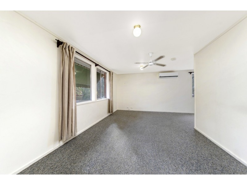 10 Hellyer Street, Holder ACT 2611