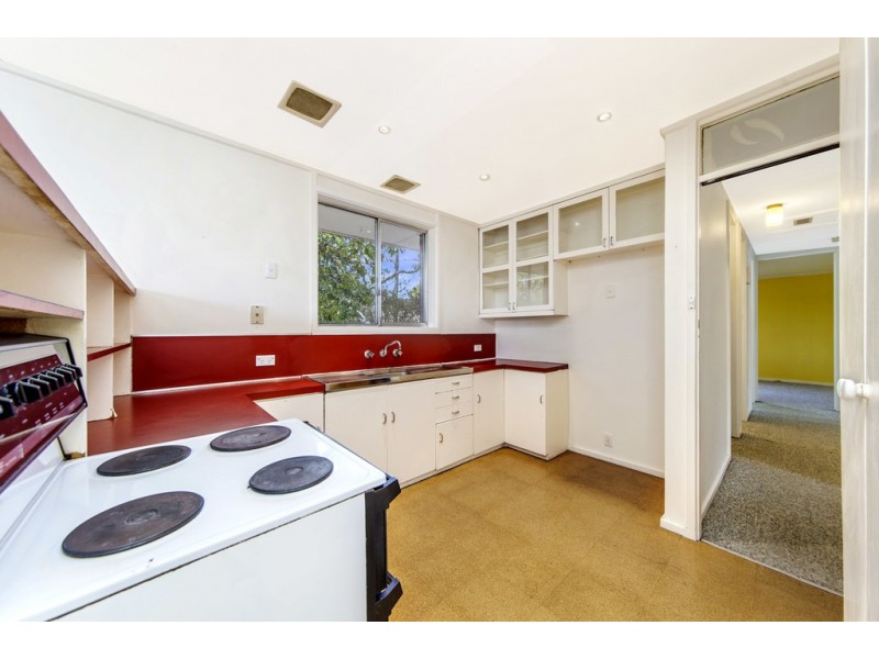 10 Hellyer Street, Holder ACT 2611