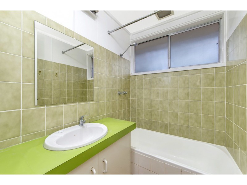 10 Hellyer Street, Holder ACT 2611