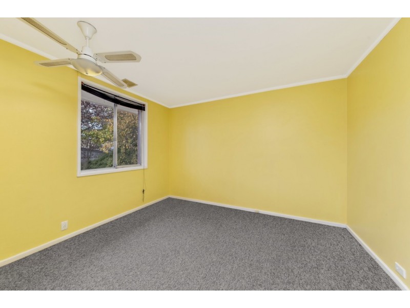 10 Hellyer Street, Holder ACT 2611