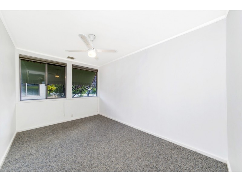 10 Hellyer Street, Holder ACT 2611