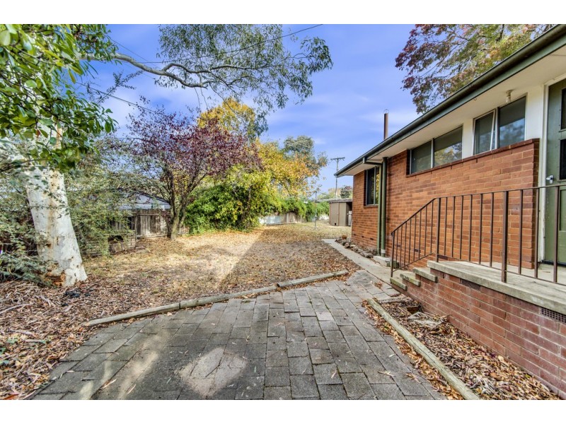 10 Hellyer Street, Holder ACT 2611