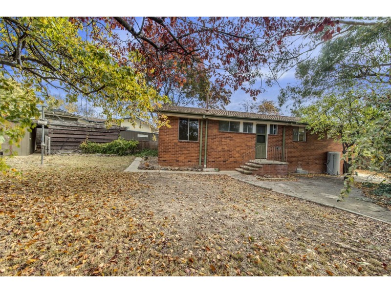 10 Hellyer Street, Holder ACT 2611