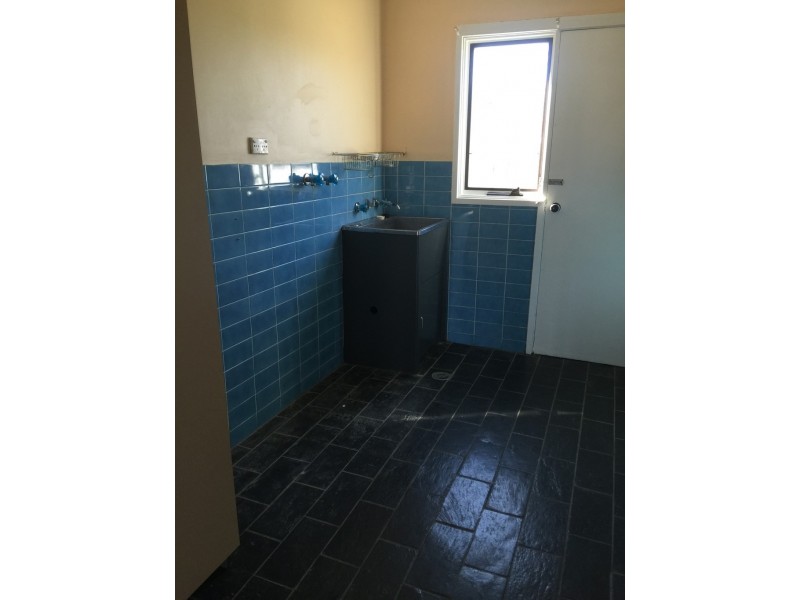 32 Bungendore Rd, Queanbeyan East NSW 2620