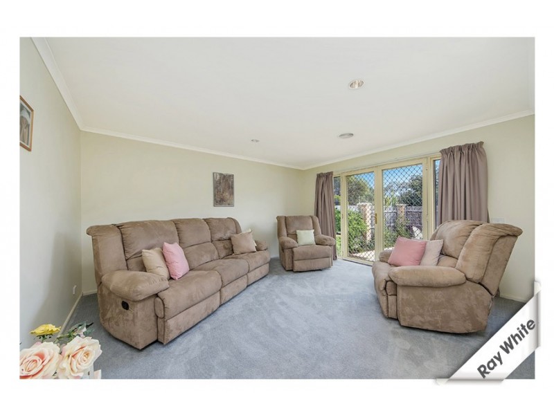 8/42 Betty Maloney Crescent, Banks ACT 2906