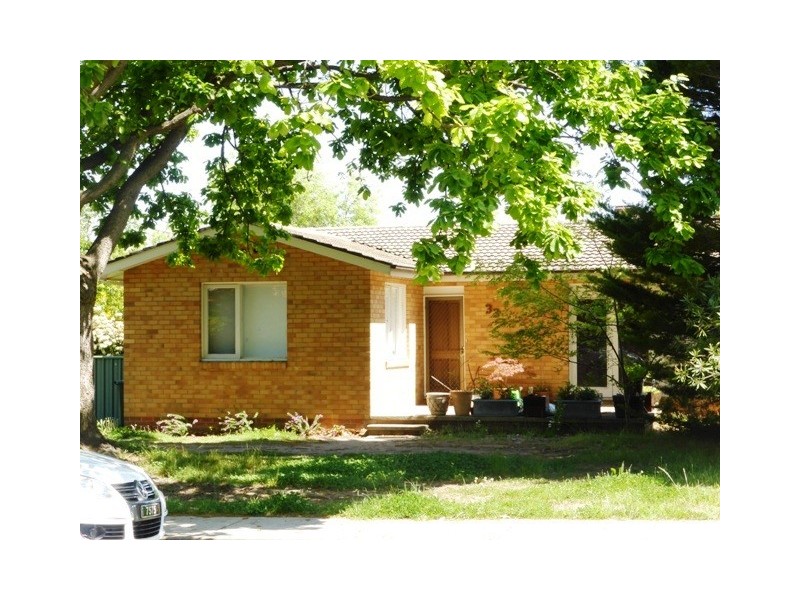 33 Irvine Street, Watson ACT 2602
