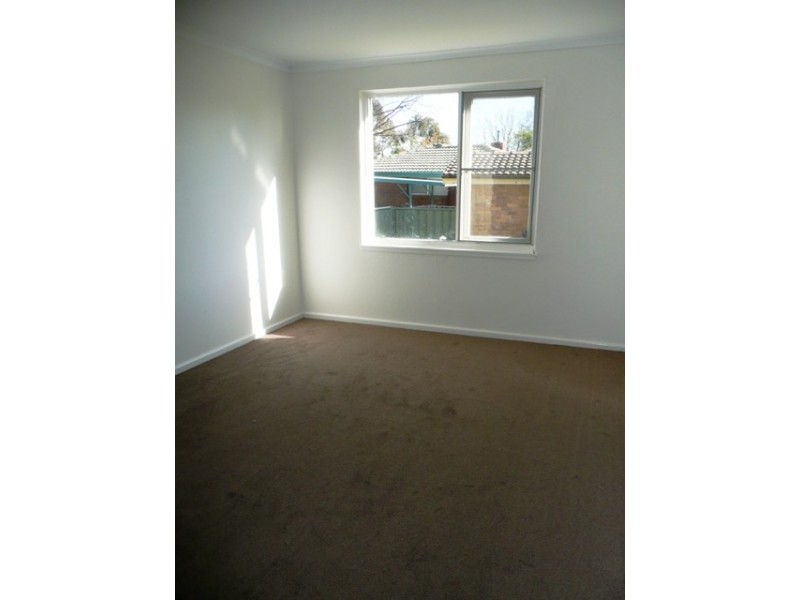 33 Irvine Street, Watson ACT 2602