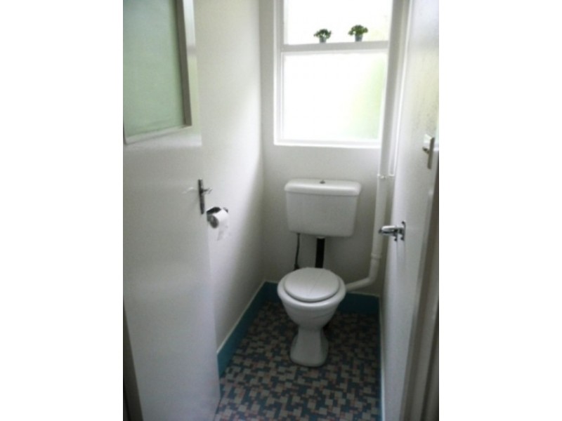 33 Irvine Street, Watson ACT 2602