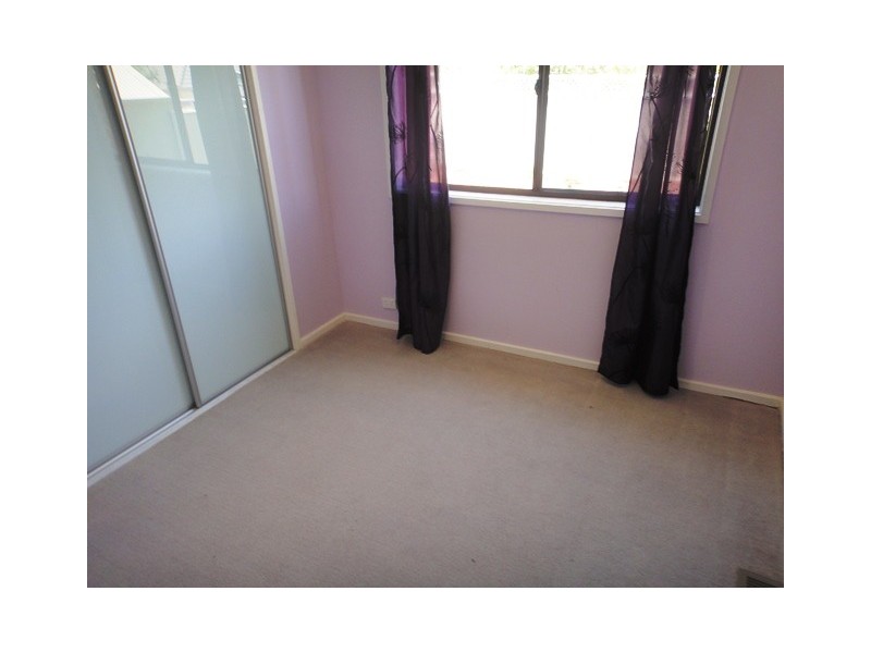 8 Guy Place, Holder ACT 2611