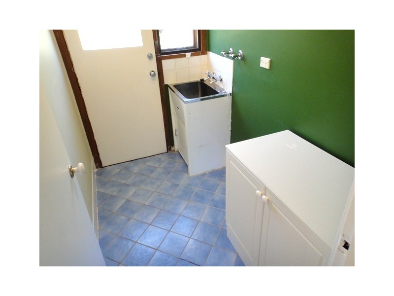 8 Guy Place, Holder ACT 2611