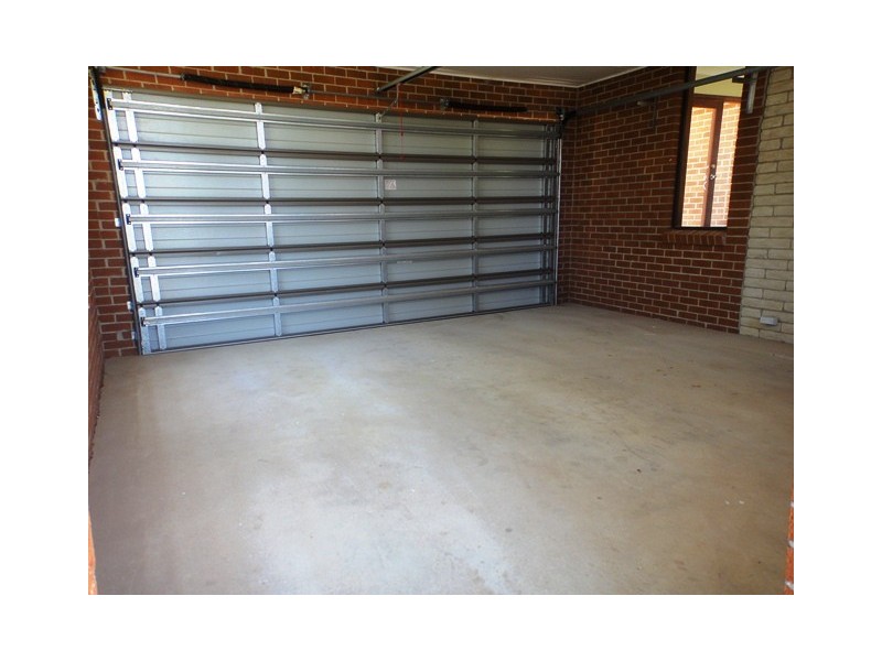 8 Guy Place, Holder ACT 2611