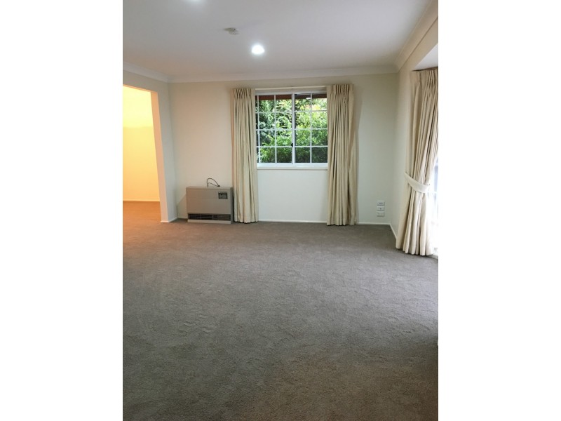 22 Mount Vernon Drive, Kambah ACT 2902