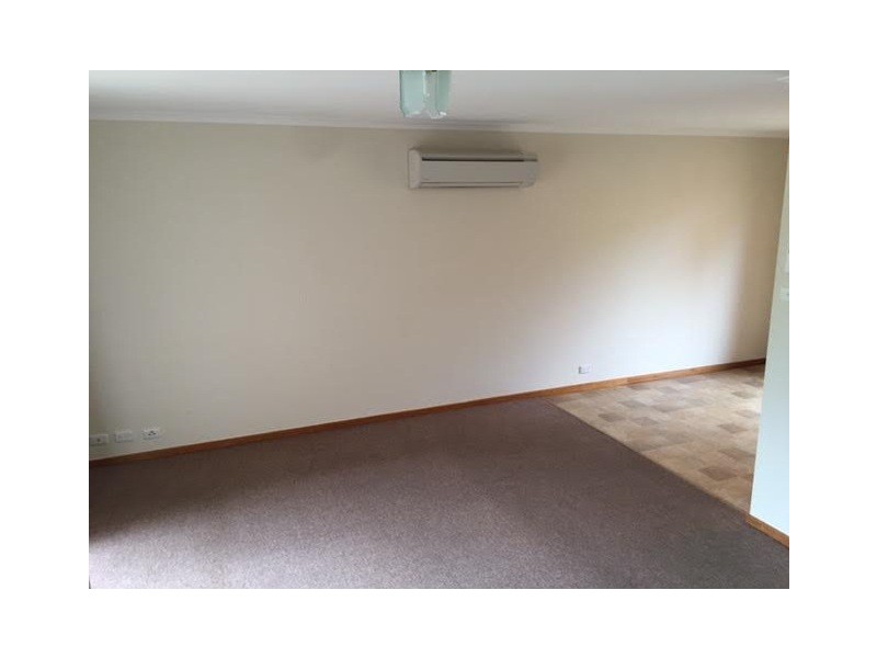 2/1 Bilkurra street, Queanbeyan West NSW 2620