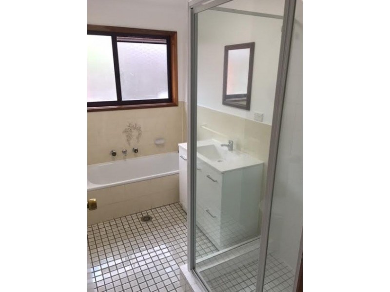 2/1 Bilkurra Crescent, Queanbeyan NSW 2620