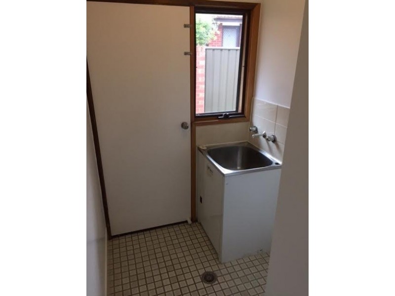 2/1 Bilkurra Crescent, Queanbeyan NSW 2620