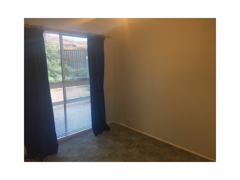 50 Tregellas Crescent, Banks ACT 2906
