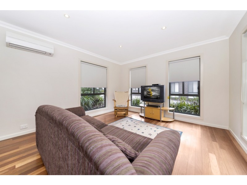 1/2 Belconnen Way, Page ACT 2614