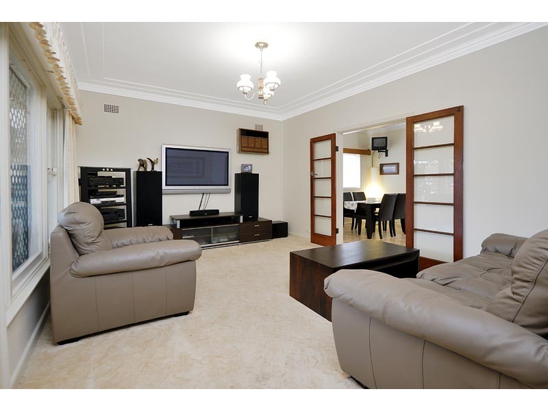 33 High Street, Caringbah NSW 2229