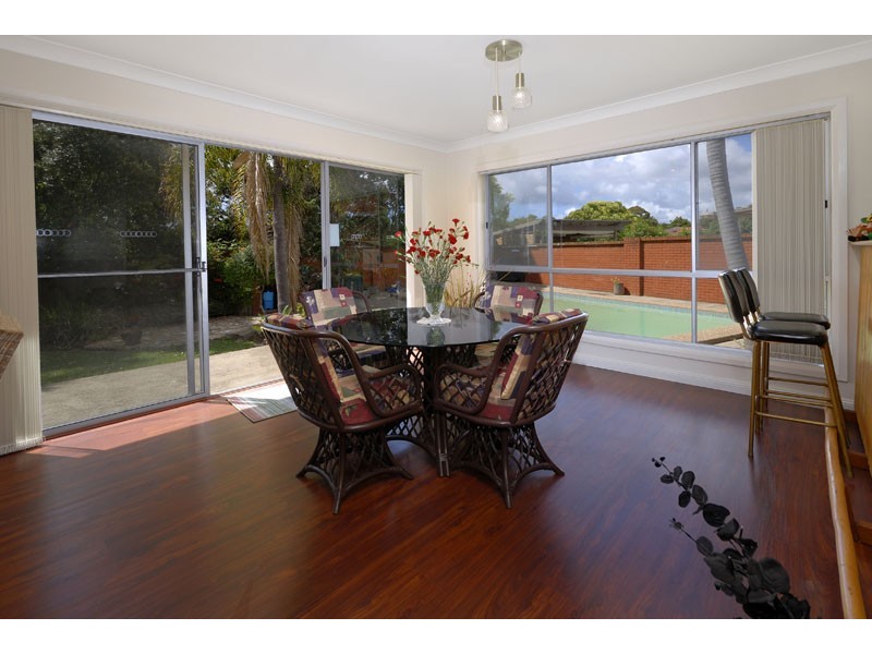 6 Vista Heights Rd, Miranda NSW 2228