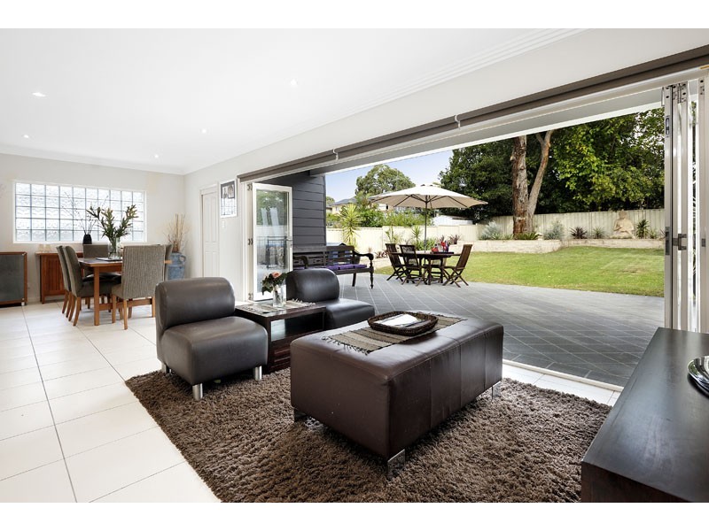 122 Caringbah Rd, Caringbah NSW 2229