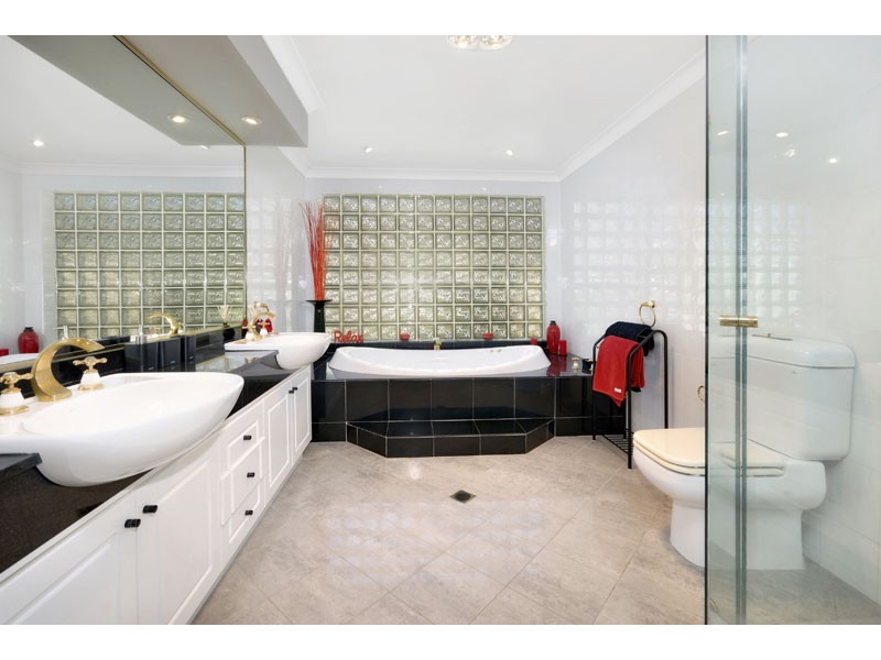 11 Baliga Avenue, Caringbah South NSW 2229