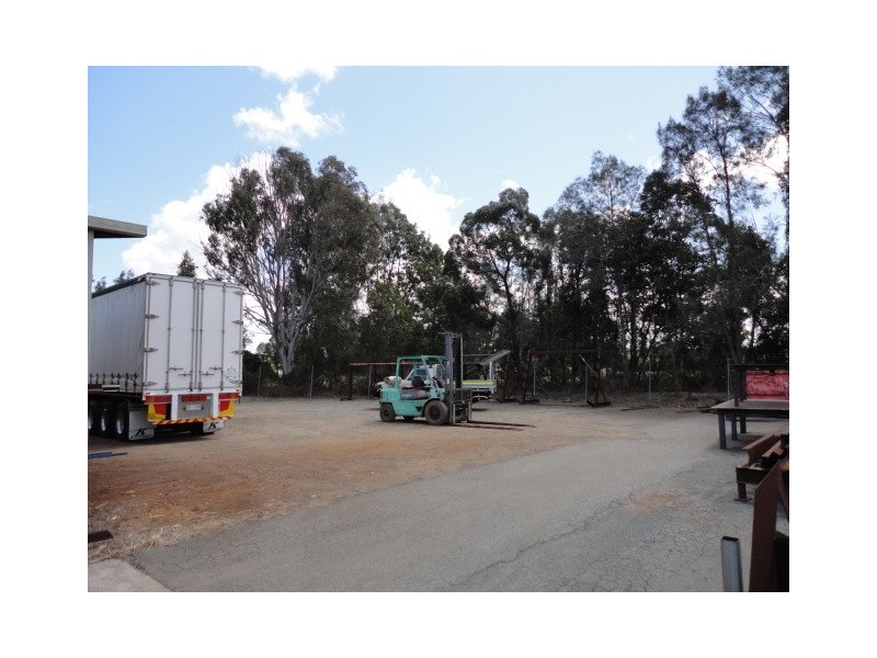 35a and 35b Centenary Pl, Logan Village QLD 4207