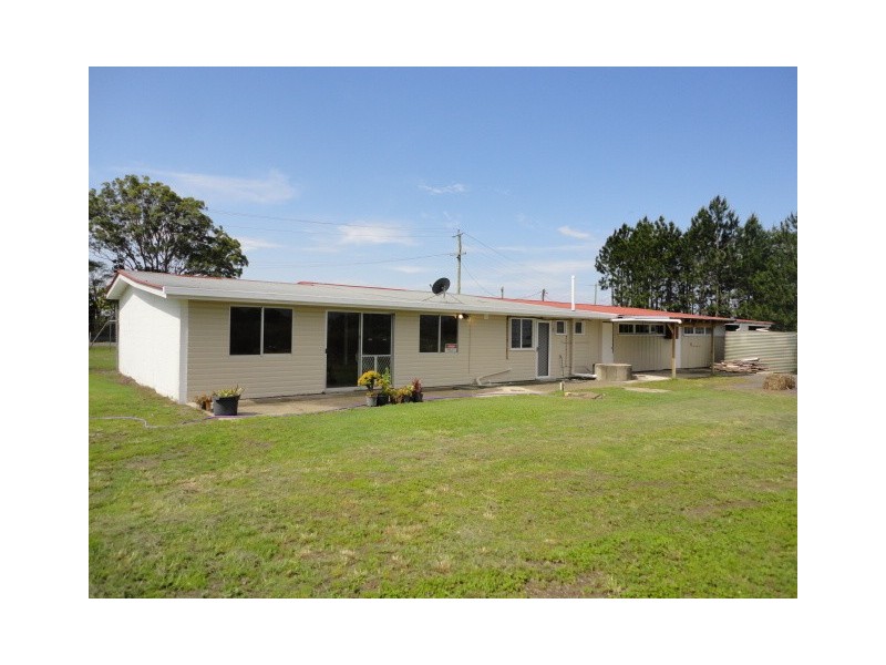 8 CABBAGE TREE POINT ROAD, Steiglitz QLD 4207