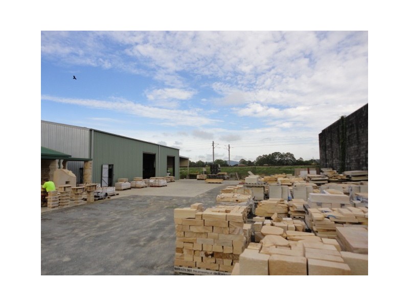 11 Old Pacific Hwy, Yatala QLD 4207