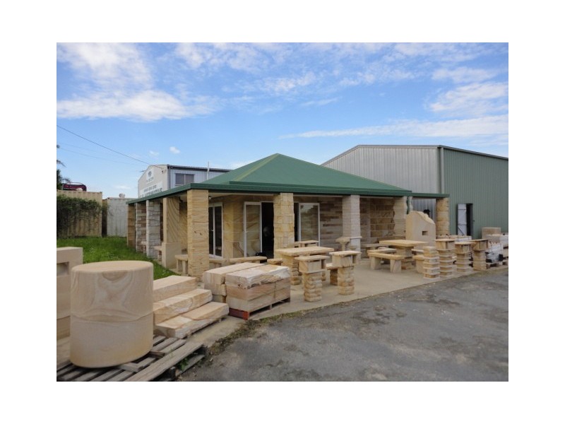 11 Old Pacific Hwy, Yatala QLD 4207