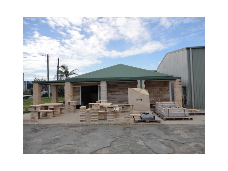 11 Old Pacific Hwy, Yatala QLD 4207