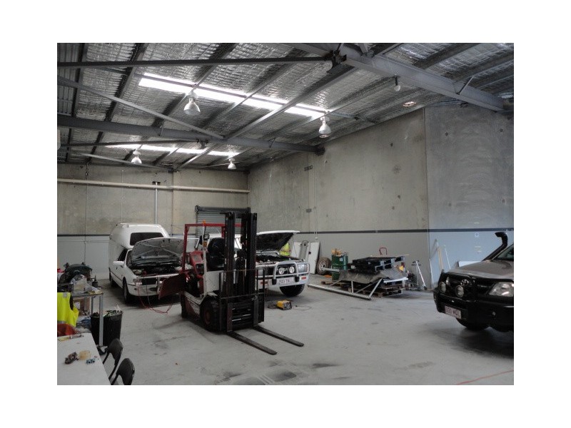 Unit 5/9 Commerce Circuit, Yatala QLD 4207