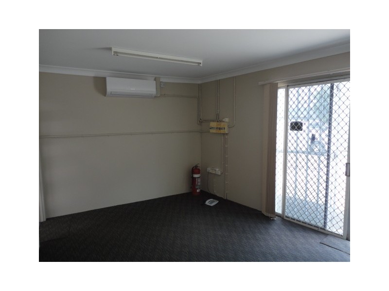 2/8 Maiella St, Stapylton QLD 4207