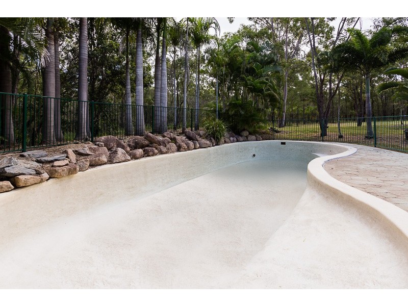 50 Rotary Park Rd, Alberton QLD 4207