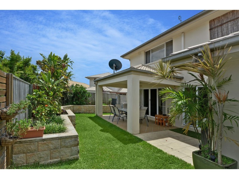 Unit 2 15 Liekefett Way, Little Mountain QLD 4551