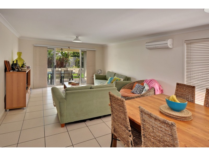 Unit 2 15 Liekefett Way, Little Mountain QLD 4551