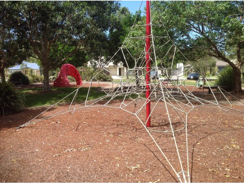 Unit 2 15 Liekefett Way, Little Mountain QLD 4551