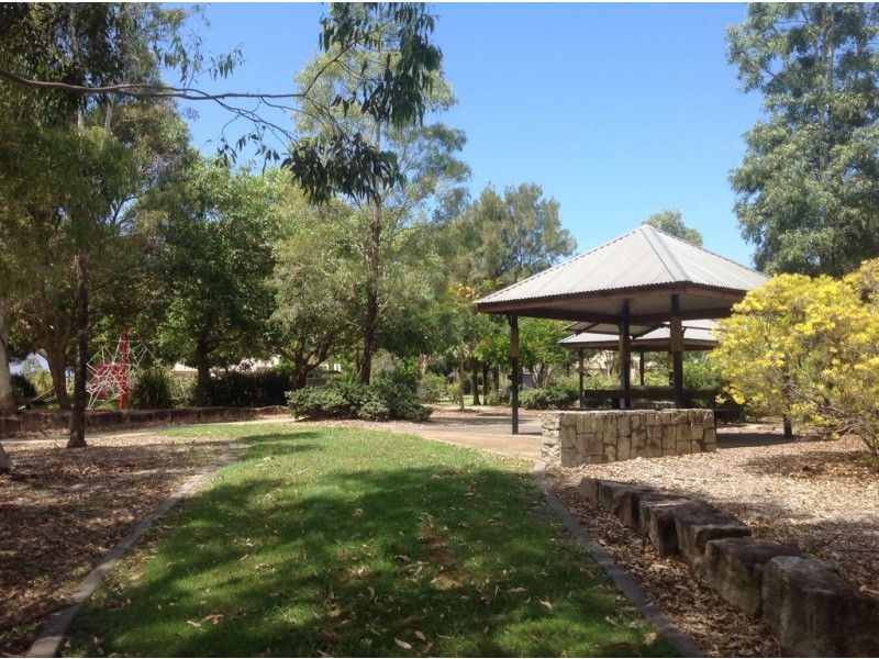 Unit 2 15 Liekefett Way, Little Mountain QLD 4551