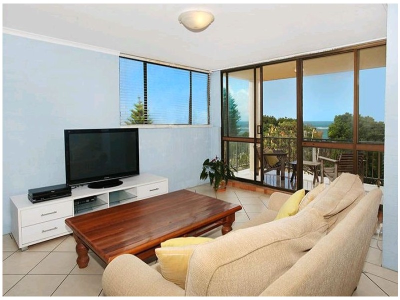 Unit 4, 19 Esplanade Bulcock Beach, Caloundra QLD 4551