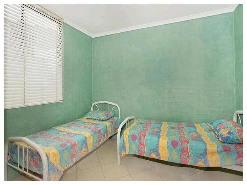 Unit 4, 19 Esplanade Bulcock Beach, Caloundra QLD 4551