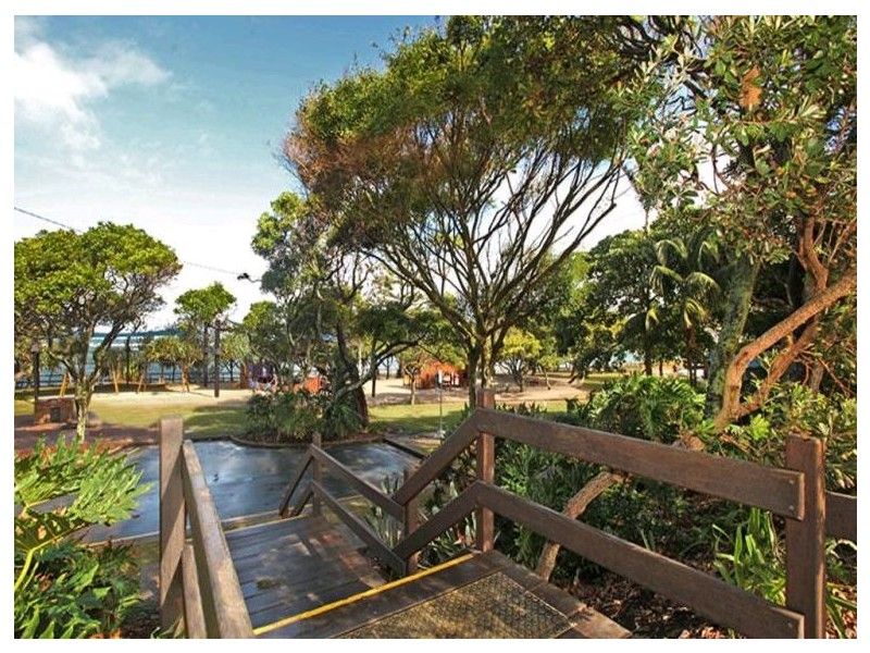 Unit 4, 19 Esplanade Bulcock Beach, Caloundra QLD 4551