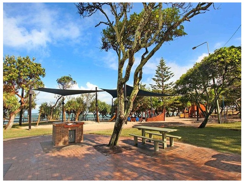 Unit 4, 19 Esplanade Bulcock Beach, Caloundra QLD 4551